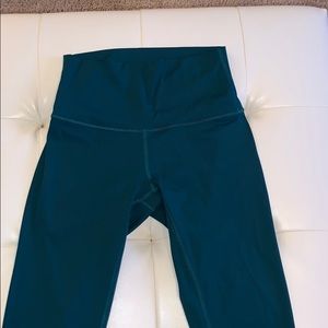 Lulu workout leggings